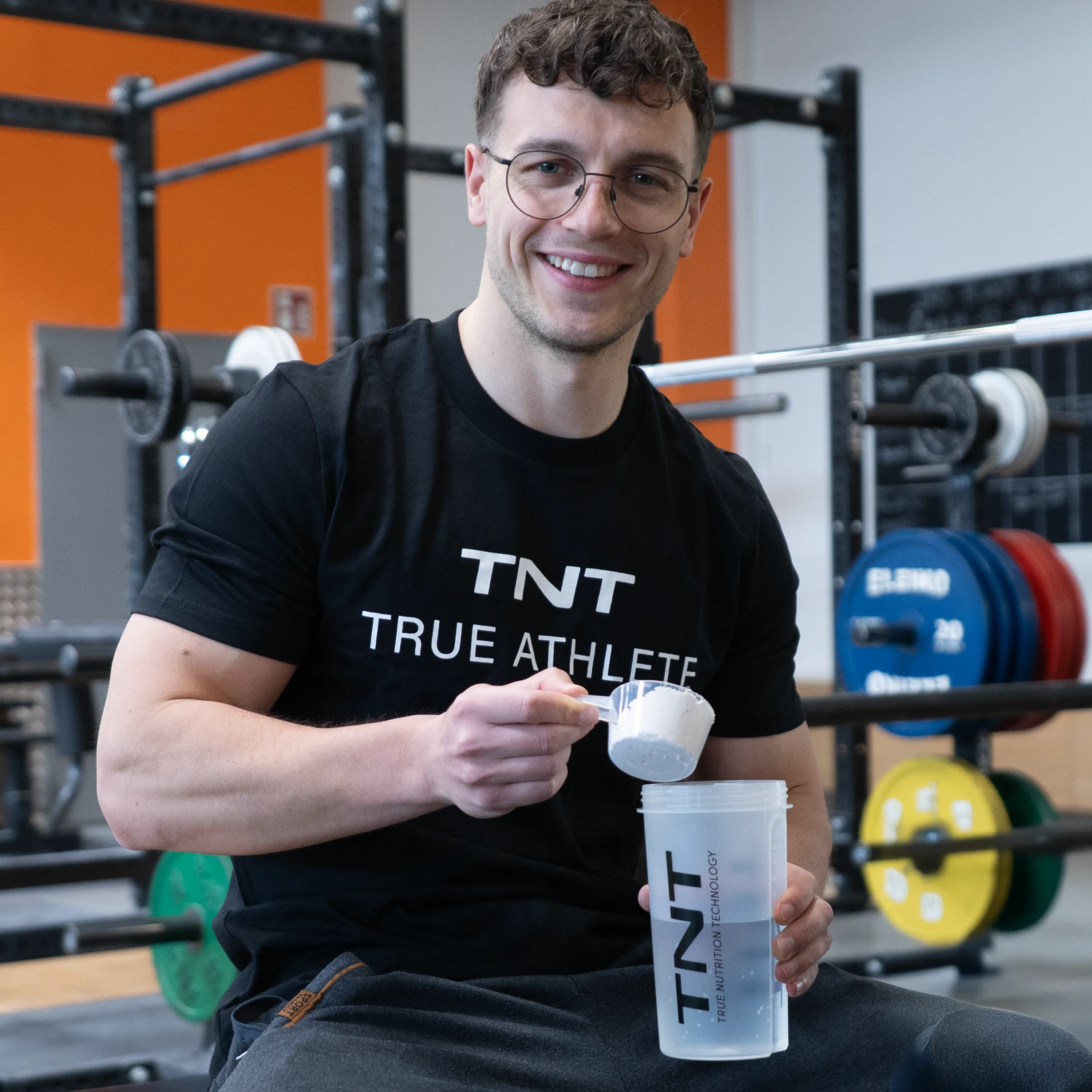 TNT Whey Protein im Fitnessstudio TNT Whey Protein im Fitnessstudio